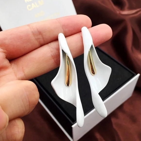Jewelry - 🌸 Elegant Calla Lily Floral Exquisite Earrings 🌸